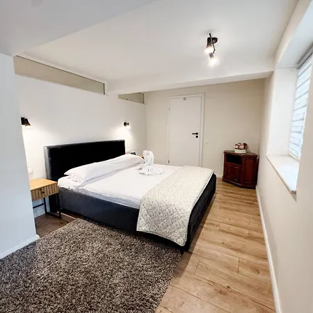 Apartman The Quiet Courtyard-parking, 2 Bdr Apart, Garden *