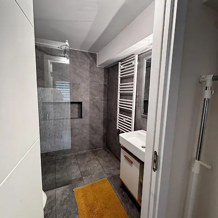 The Quiet Courtyard-parking, 2 Bdr Apart, Garden * Kolozsvár